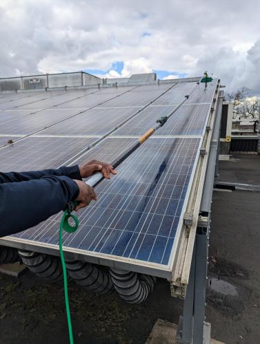 Nettoyage panneaux photovoltaïques