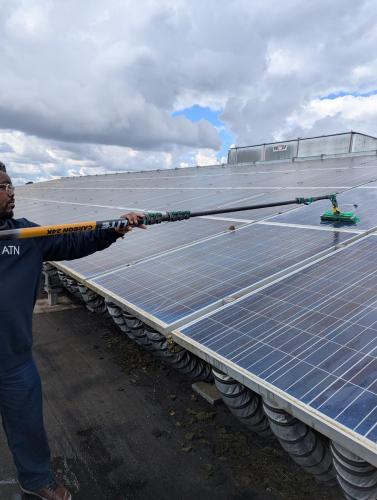Nettoyage panneaux photovoltaïques